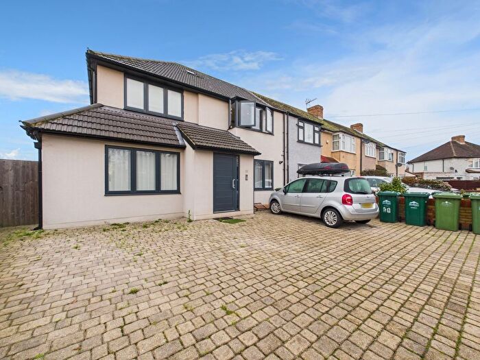 1 Bedroom Studio To Rent In Long Lane, Staines-Upon-Thames, Surrey, TW19