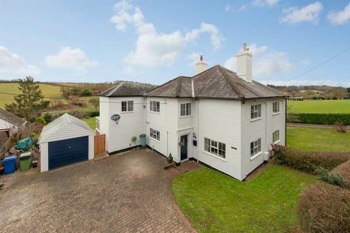 3 Bedroom Semi-Detached House For Sale In Meadowbank, Faversham, ME13