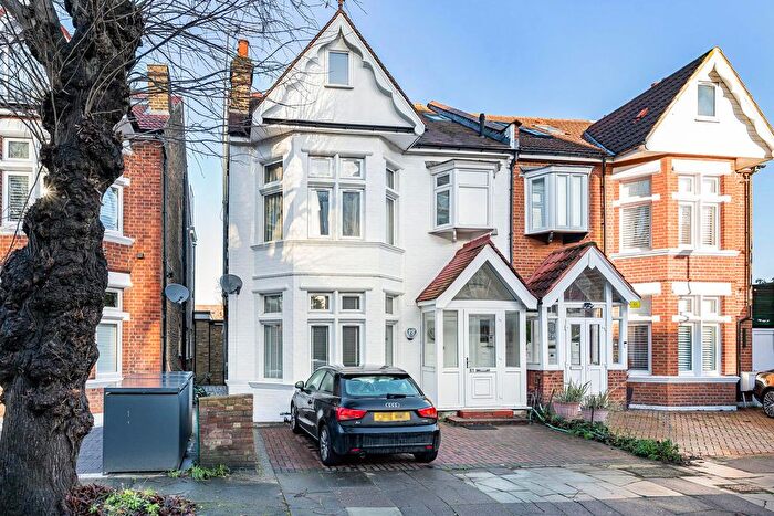 1 Bedroom Flat For Sale In Craven Avenue, Ealing, W5