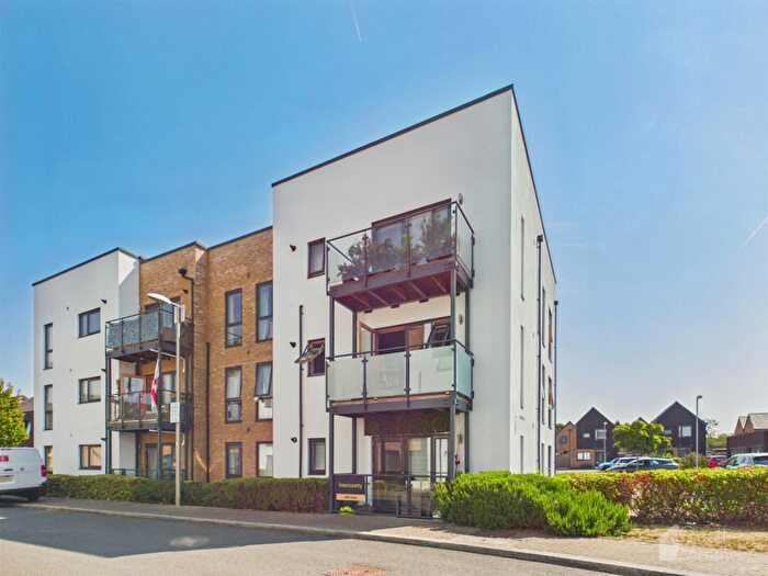 2 Bedroom Apartment For Sale In Skylark Place, Newhall, Harlow, CM17