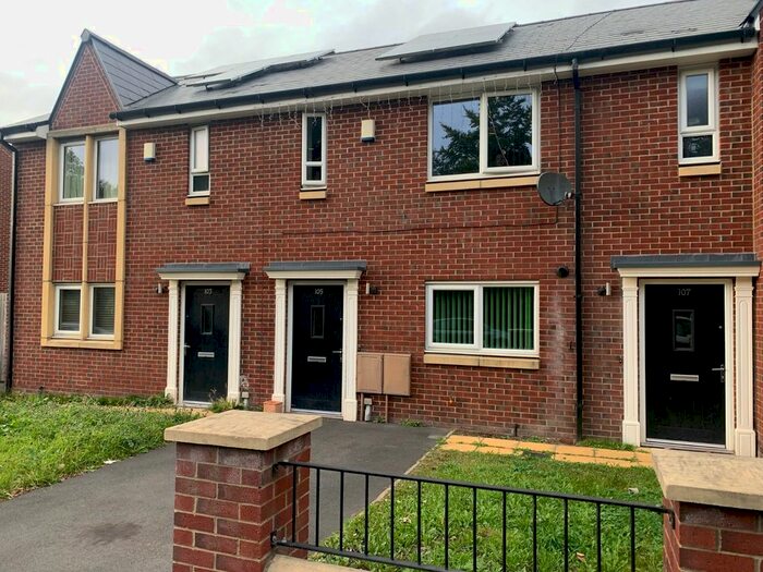 Houses for sale & to rent in M18 8AZ, Belper Walk, Gorton & Abbey Hey