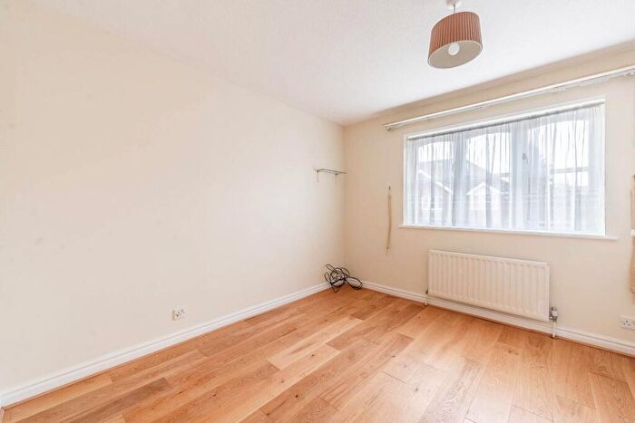 3 Bedroom End Of Terrace House To Rent In Kingfisher Close, Harrow Weald, Harrow, HA3