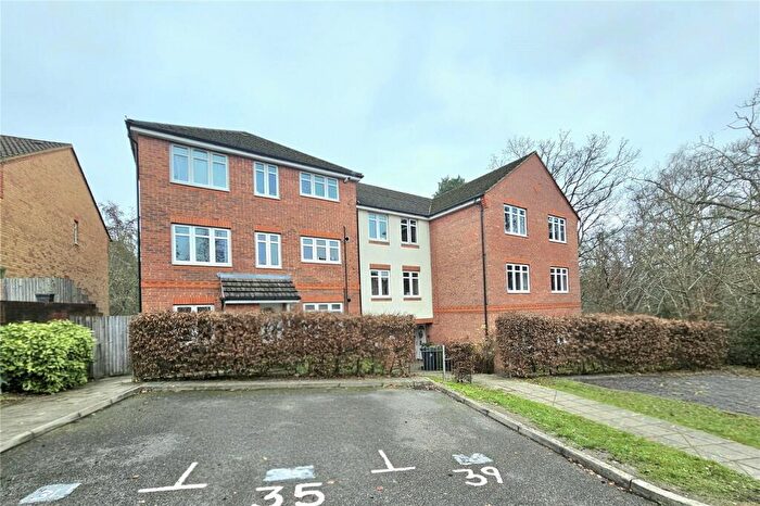 2 Bedroom Flat For Sale In Lorraine Road, Camberley, Surrey, GU15