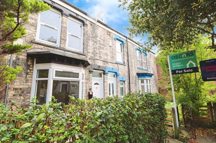 2 Bedroom Terraced House For Sale In Haslemere Avenue, Melwood Grove, Hull, HU5