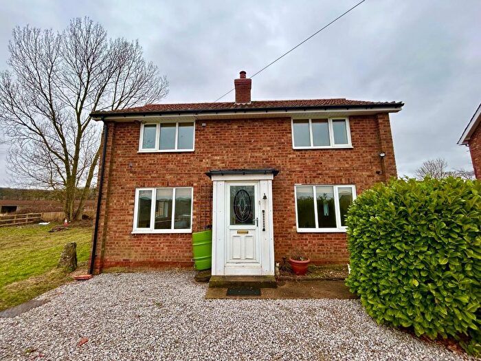 3 Bedroom Detached House To Rent In Bed Detached House, Eastfield Farm Cottage, Easton Road, YO16