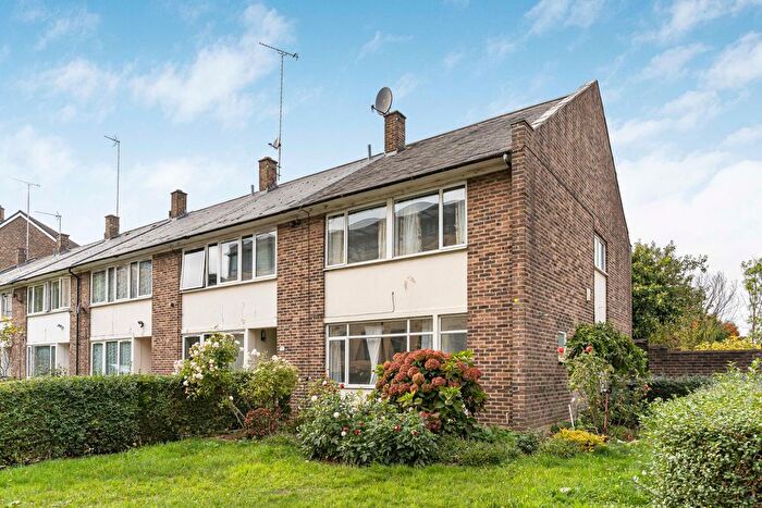 4 Bedroom End Of Terrace House To Rent In Clarence Crescent, London, SW4