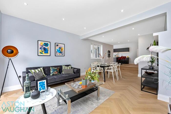 5 Bedroom Semi-Detached House To Rent In Pembroke Crescent, Hove, BN3