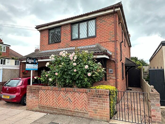 3 Bedroom Detached House For Sale In Tickfield Avenue, Southend-On-Sea, Essex, SS2