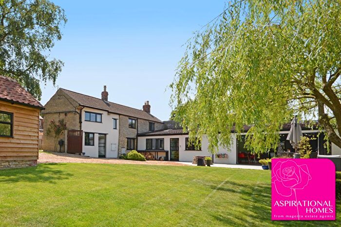 3 Bedroom Link Detached House For Sale In East Street, Stanwick, Northamptonshire, NN9