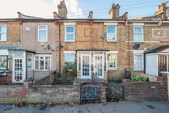 2 Bedroom Terraced House For Sale In Dartnell Road, Croydon, CR0