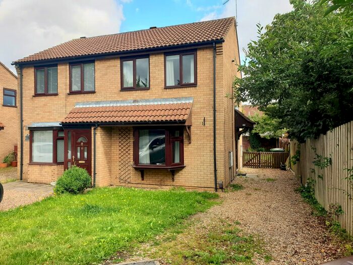 2 Bedroom Semi-Detached House To Rent In Beaufort Close, Lincoln, LN2
