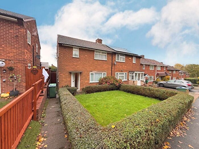 3 Bedroom Semi Detached House For Sale In Ferndale Road, Oldbury, B68