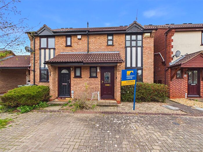 3 Bedroom Semi Detached House For Sale In Larkspur Road, Worcester, Worcestershire, WR5