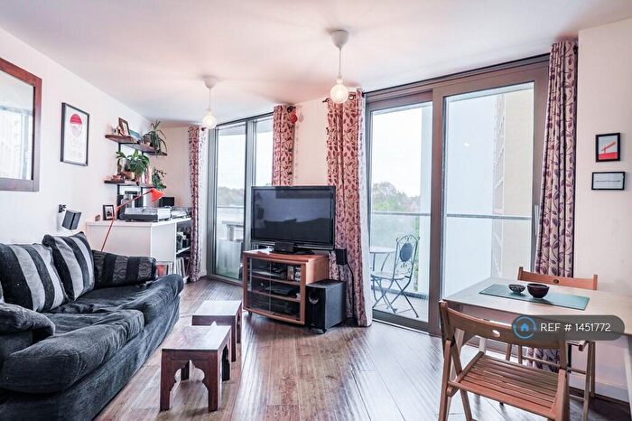 1 Bedroom Flat To Rent In Da Vinci Torre, London, SE13