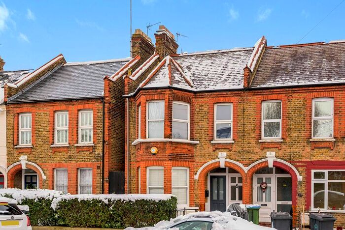 2 Bedroom Flat To Rent In Fleeming Road, Lloyd Park, London, E17