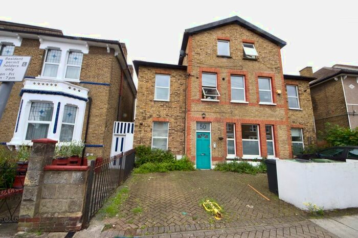 2 Bedroom Flat To Rent In Ringstead Road, London, SE6