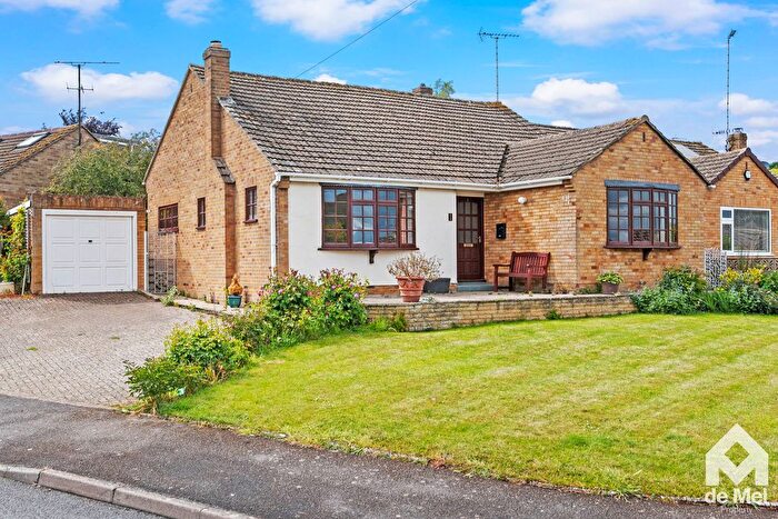 3 Bedroom Bungalow For Sale In Mercia Road, Winchcombe, GL54