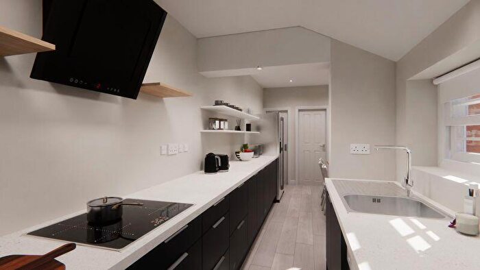 5 Bedroom Semi-Detached House To Rent In Castle Boulevard, Nottingham, NG7