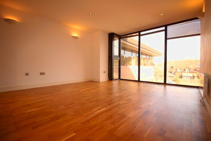 2 Bedroom Flat To Rent In Catteshall Lane, Godalming, GU7