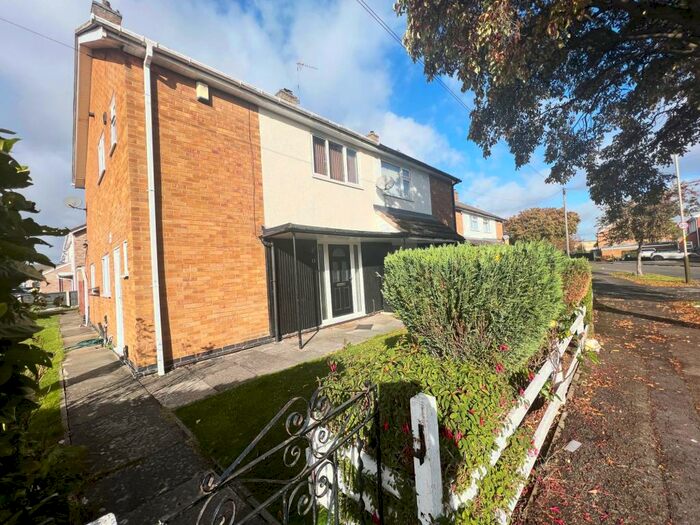 3 Bedroom Semi-Detached House To Rent In Barnstaple Road, Leicester, LE5