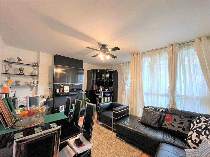 3 Bedroom Apartment To Rent In Walworth Place, London, SE17