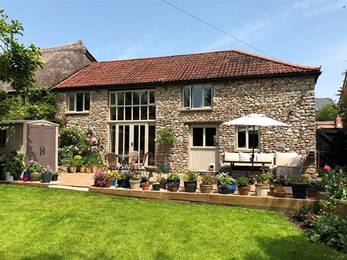 3 Bedroom Property For Sale In Hampton Court, Whitford, EX13