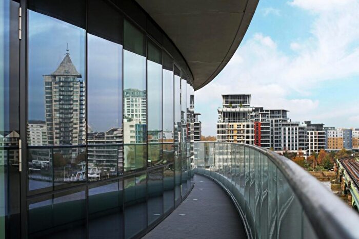 2 Bedroom Flat To Rent In Lombard Road London, SW11