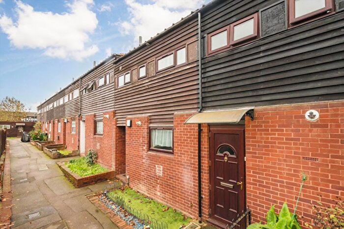 3 Bedroom Property For Sale In Tennyson Road, Hanwell, W7