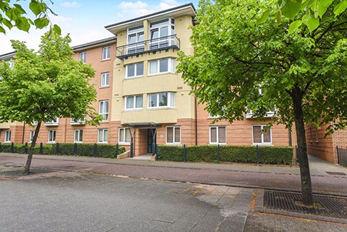 2 Bedroom Flat To Rent In Ffordd Garthorne, Cardiff, CF10