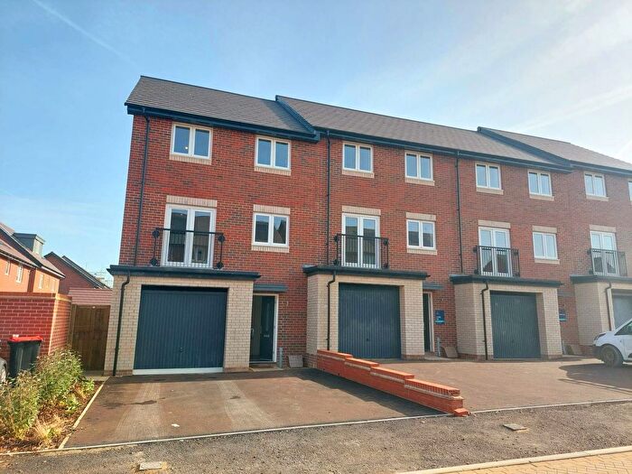4 Bedroom End Of Terrace House For Sale In Panama Drive, Milton Keynes, MK8