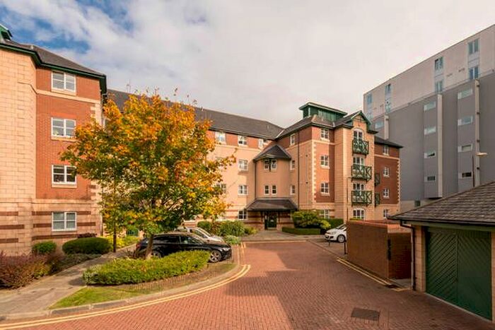 2 Bedroom Flat To Rent In Silvermills, Stockbridge, Edinburgh, EH3