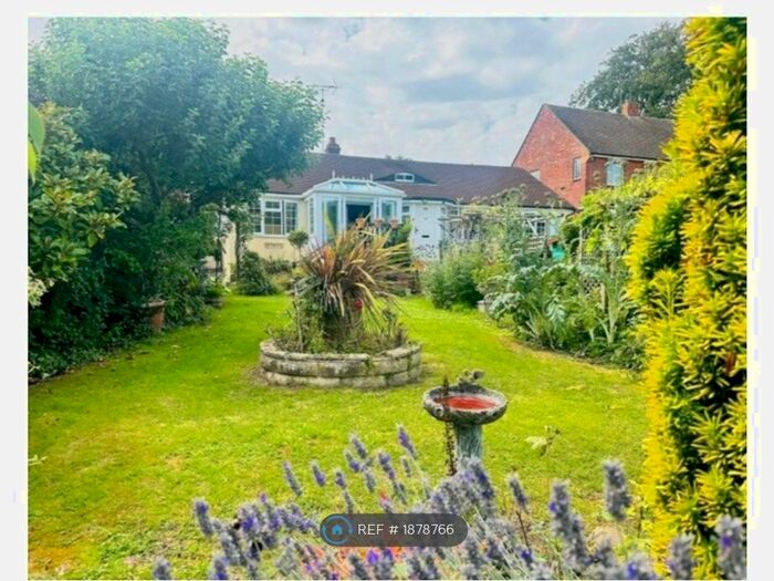 4 Bedroom Bungalow To Rent In Finchdean, Rowlands Castle, PO9