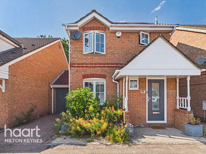 3 Bedroom Detached House For Sale In Lowick Place, Emerson Valley, MK4