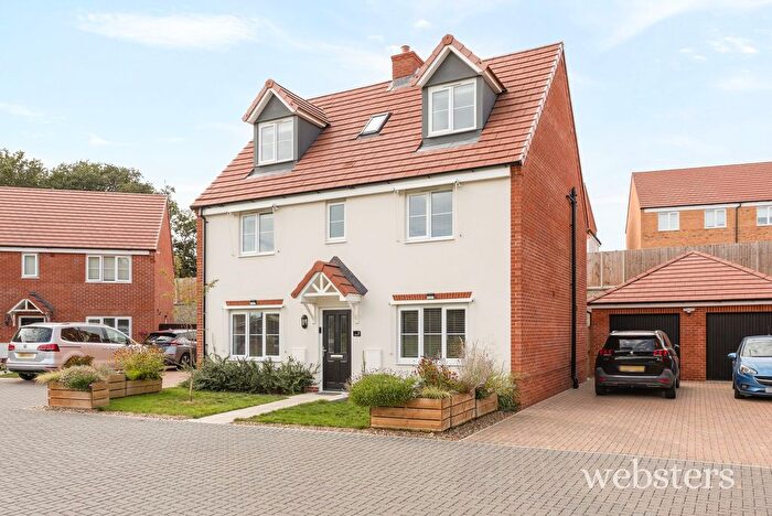 5 Bedroom Detached House For Sale In Loggers Drive, Hellesdon, NR6