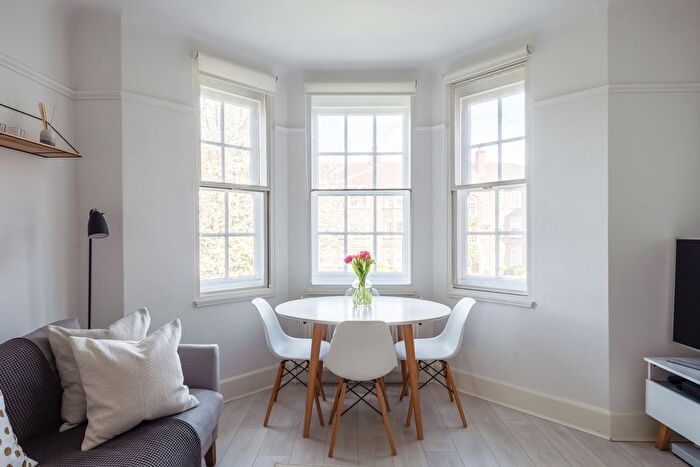 2 Bedroom Flat For Sale In Perryn House, London, W3
