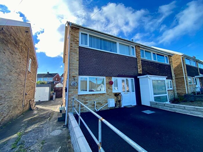 4 Bedroom Semi-detached House For Sale In Penrhiw Road, Morriston, Swansea, City And County Of Swansea., SA6
