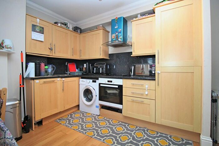 2 Bedroom Apartment For Sale In Somerhill Road, Hove, BN3