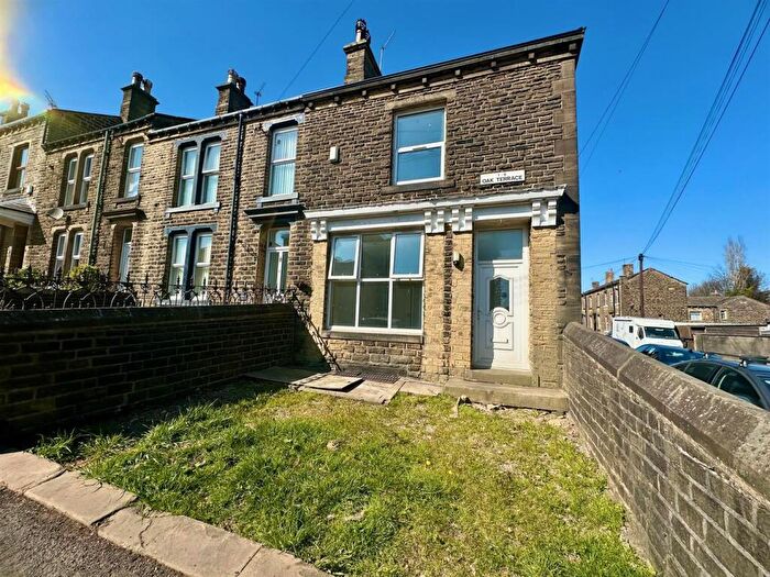 3 Bedroom End Of Terrace House For Sale In Oak Terrace, Holywell Green, Halifax, HX4