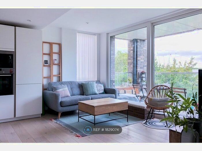2 Bedroom Flat To Rent In Claremont House, London, SE16
