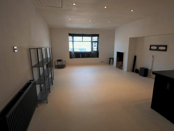 1 Bedroom Flat To Rent In Newland Avenue, Hull, HU5