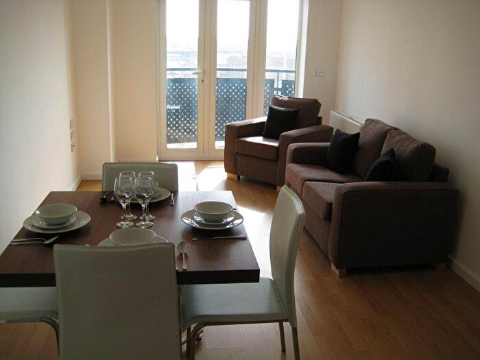 1 Bedroom Apartment To Rent In Hive Th Floor Furnished With Balcony, B5