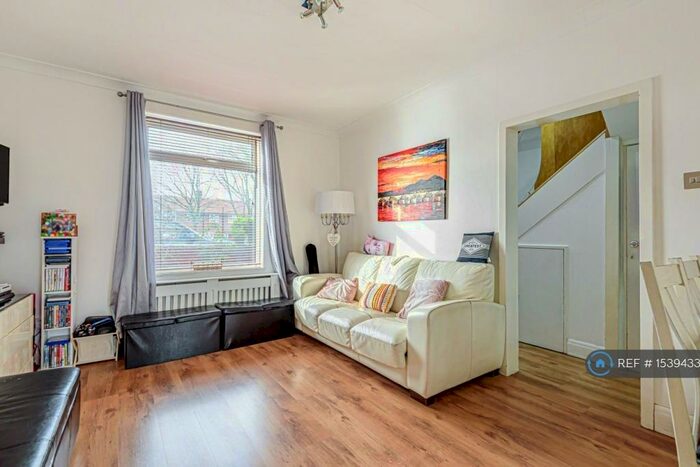 3 Bedroom Terraced House To Rent In Sandpit Road, Bromley, BR1