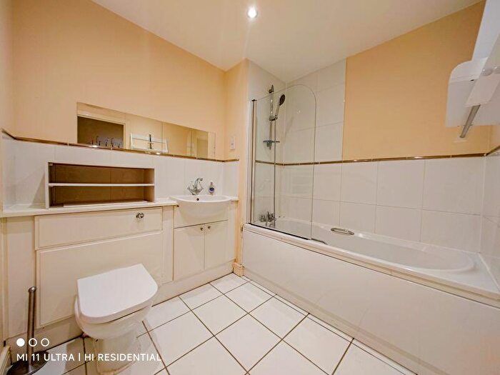 2 Bedroom Apartment To Rent In Granary Mansions, Erebus Drive, West Thamesmead, SE28
