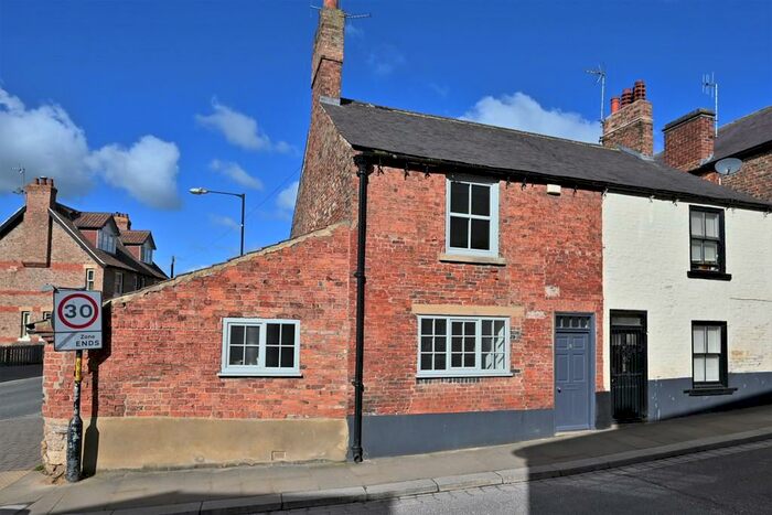 2 Bedroom End Of Terrace House To Rent In Duck Hill, Ripon, HG4