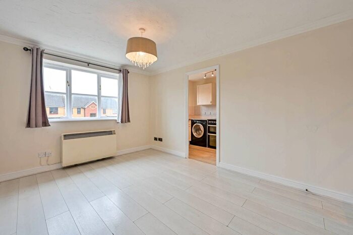 1 Bedroom Flat For Sale In California Road, New Malden, KT3