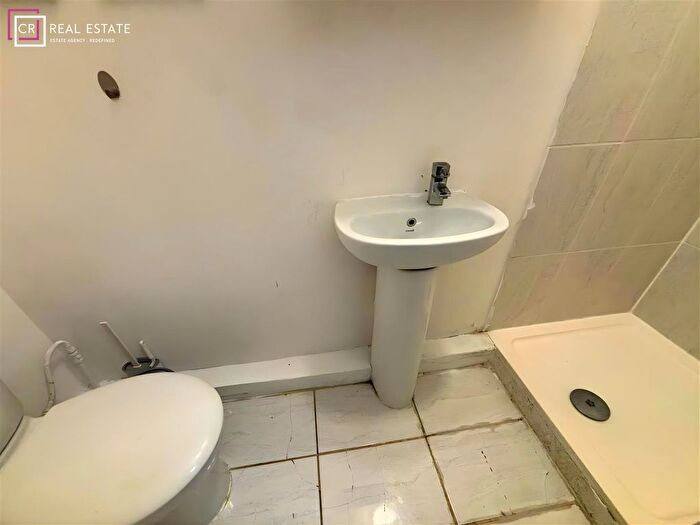 1 Bedroom Flat To Rent In London Road, Strood, Rochester, ME2