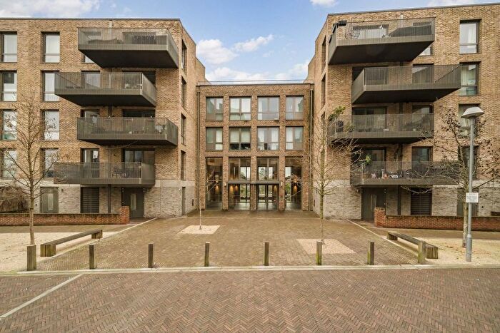 2 Bedroom Flat For Sale In Durham Wharf Drive, Brentford, TW8