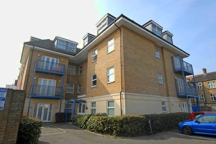 2 Bedroom Flat To Rent In Fairfield Road, Beckenham, BR3