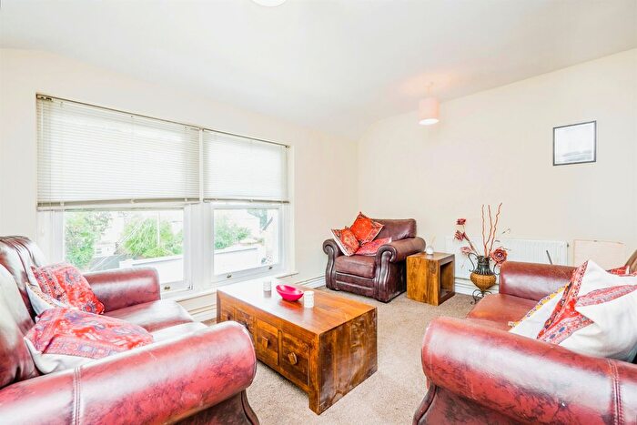 2 Bedroom Flat For Sale In Cathedral Road, Pontcanna, Cardiff, CF11