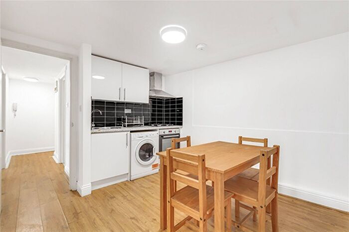 2 Bedroom Flat To Rent In Brixton Road, London, SW9